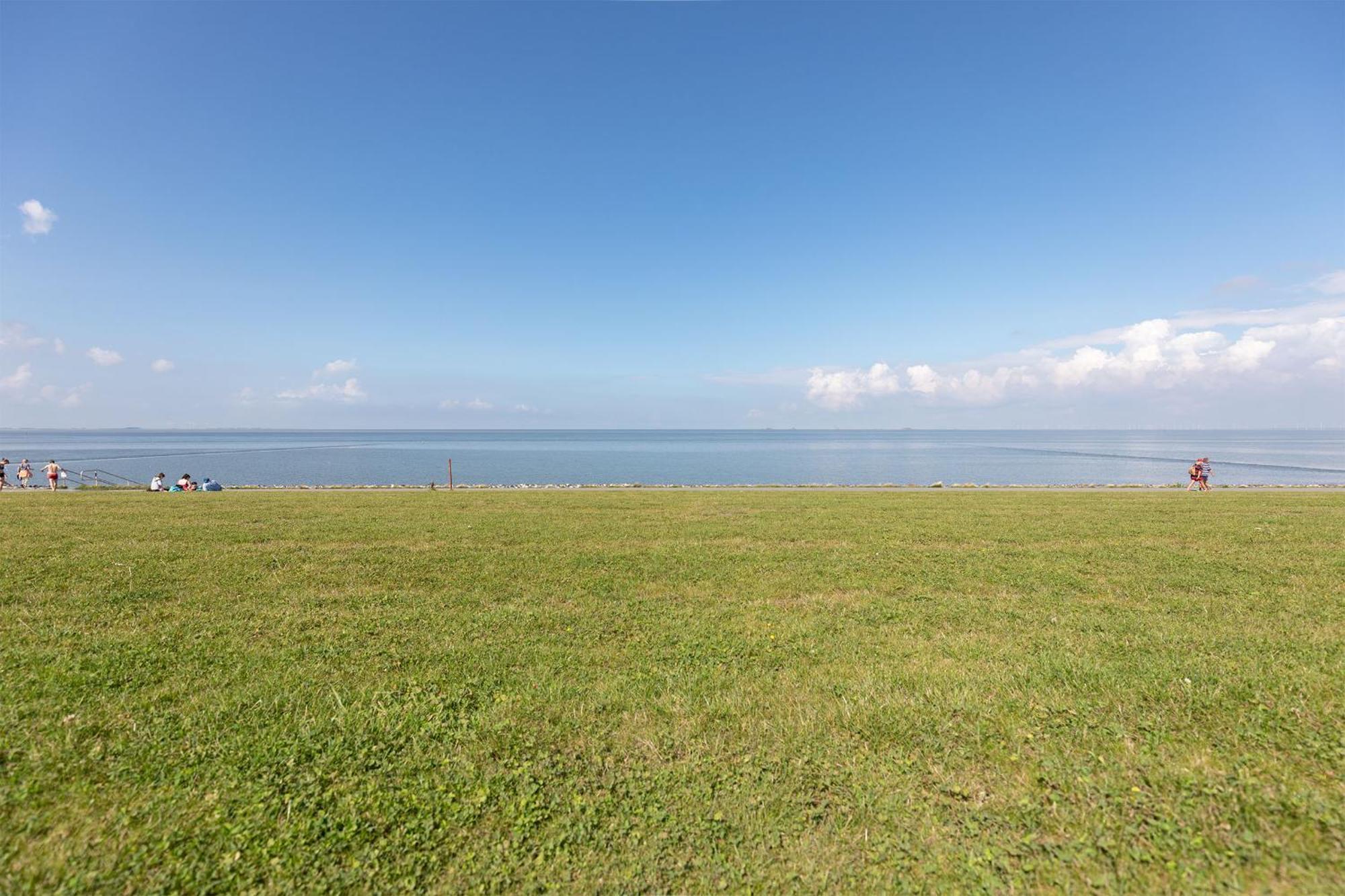 Apartment N14 Direkt Am Nordseedeich Mit Blick Auf Den See Nordstrand Esterno foto